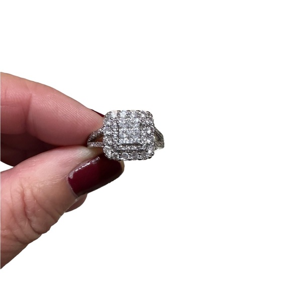 Mini Stone Silver Zircon Diamond Ring - Picture 9 of 10